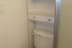 540 Oak St, Copiague, NY 11726 - Photo 8