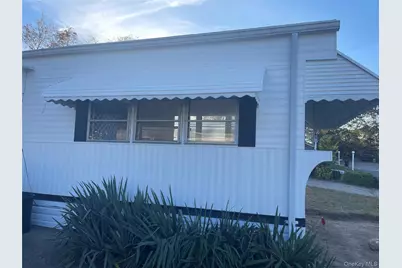 1661 Old Country Road #308, Riverhead, NY 11901 - Photo 10