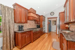 48 Glenwood Dr, Hauppauge, NY 11788 - Photo 8