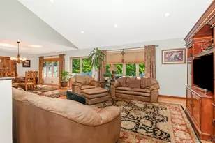 48 Glenwood Dr, Hauppauge, NY 11788 - Photo 14