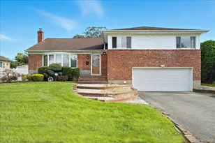 1982 Stratford Dr, Westbury, NY 11590 - Photo 2