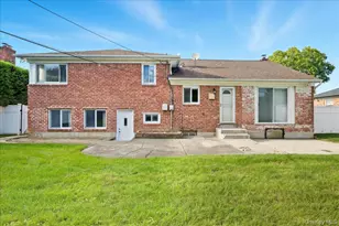 1982 Stratford Dr, Westbury, NY 11590 - Photo 30