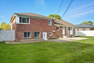 1982 Stratford Dr, Westbury, NY 11590 - Photo 28