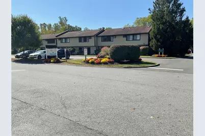 706 S Chelsea Cove #706, Hopewell Junction, NY 12533 - Photo 2