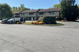 706 S Chelsea Cove, Hopewell Junction, NY 12533 - Photo 2