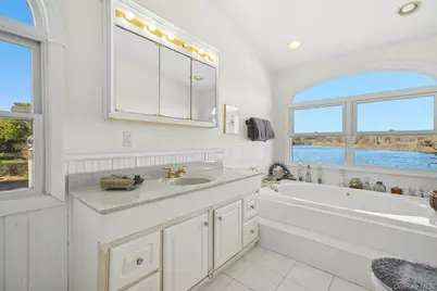 136 Connetquot Drive, Oakdale, NY 11769 - Photo 18