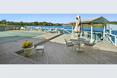 136 Connetquot Drive, Oakdale, NY 11769 - Photo 24