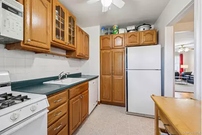 121 N Broadway #12A, White Plains, NY 10603 - Photo 8