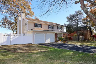 1 Deer Lake Drive, North Babylon, NY 11703 - Photo 2