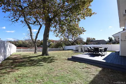 1 Deer Lake Drive, North Babylon, NY 11703 - Photo 34