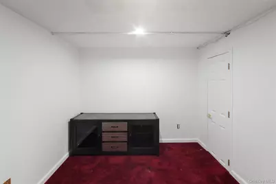 380 Montgomery Avenue, West Babylon, NY 11704 - Photo 24