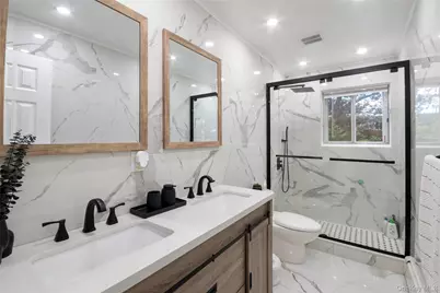 380 Montgomery Avenue, West Babylon, NY 11704 - Photo 16