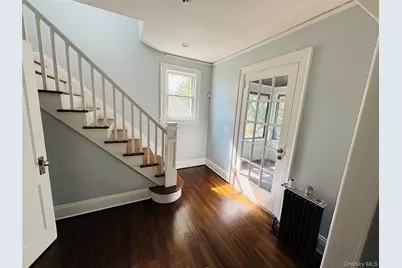 19 Ellwood Street, Glen Cove, NY 11542 - Photo 8