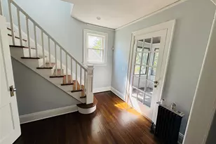 19 Ellwood St, Glen Cove, NY 11542 - Photo 8