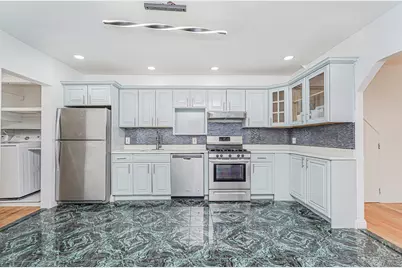 592 E 39th Street, Brooklyn, NY 11203 - Photo 6