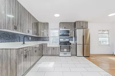 592 E 39th Street, Brooklyn, NY 11203 - Photo 12