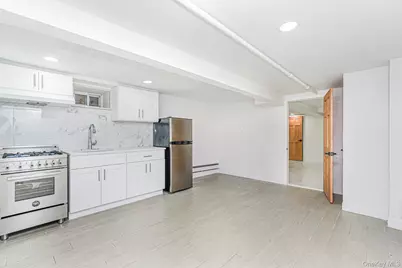 592 E 39th Street, Brooklyn, NY 11203 - Photo 18