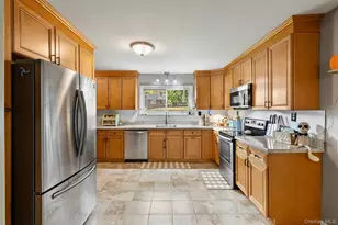 34 Houtman Dr, Walden, NY 12586 - Photo 2