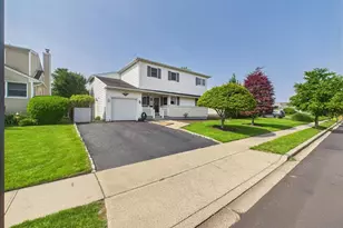 408 Briarwood Rd, Massapequa, NY 11758 - Photo 2