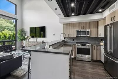 172 E Prospect Avenue #204, Mamaroneck, NY 10543 - Photo 4