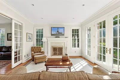 1270 Plandome Road, Manhasset, NY 11030 - Photo 10