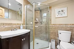 38 Oxford Rd, Old Bethpage, NY 11804 - Photo 22