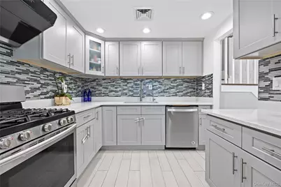 38 Oxford Road, Old Bethpage, NY 11804 - Photo 12