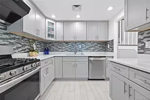 38 Oxford Rd, Old Bethpage, NY 11804 - Photo 12