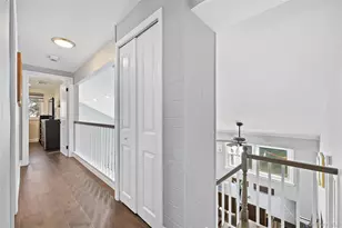 38 Oxford Rd, Old Bethpage, NY 11804 - Photo 10