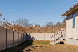 304 S Dunton Ave, Patchogue, NY 11772 - Photo 4