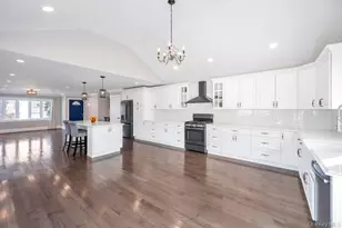 2566 Hyacinth St, Westbury, NY 11590 - Photo 8