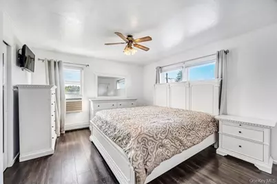 2566 Hyacinth Street, Westbury, NY 11590 - Photo 12