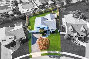 2566 Hyacinth St, Westbury, NY 11590 - Photo 32