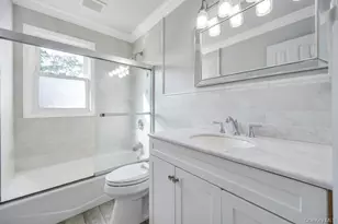 2566 Hyacinth St, Westbury, NY 11590 - Photo 16