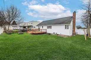 485 Farm Ranch Rd W, Bethpage, NY 11714 - Photo 26