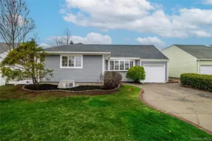 485 Farm Ranch Rd W, Bethpage, NY 11714 - Photo 2