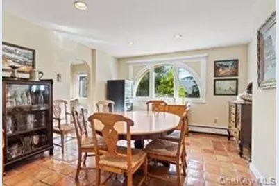 68 E Bayberry Road, Islip, NY 11751 - Photo 12