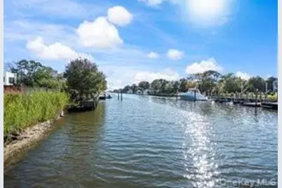 68 E Bayberry Road, Islip, NY 11751 - Photo 18