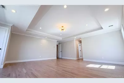214 N Cedar Street, Massapequa, NY 11758 - Photo 24