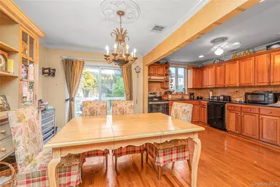 2845 Whaleneck Drive, Merrick, NY 11566 - Photo 6