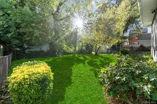 189-18 Tioga Dr, Saint Albans, NY 11412 - Photo 28