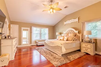 14 Vega Drive, Shoreham, NY 11786 - Photo 24