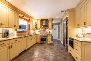 14 Vega Dr, Shoreham, NY 11786 - Photo 10