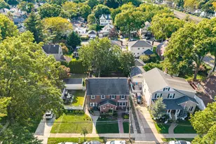 10 Pansy Ave, Floral Park, NY 11001 - Photo 2