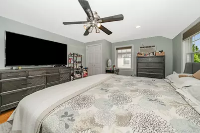 10 Pansy Avenue, Floral Park, NY 11001 - Photo 12