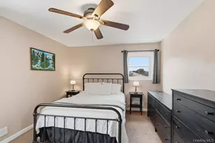 10 Riverdale Ave, Oakdale, NY 11769 - Photo 22