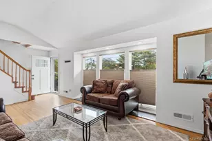 10 Riverdale Ave, Oakdale, NY 11769 - Photo 6