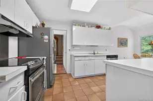 51 Oak Hill Dr, Oyster Bay, NY 11771 - Photo 6