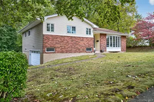 51 Oak Hill Dr, Oyster Bay, NY 11771 - Photo 2