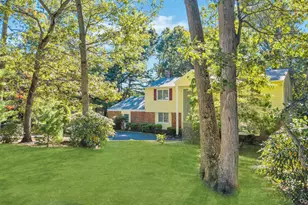 8 Chablis Dr, Dix Hills, NY 11746 - Photo 4